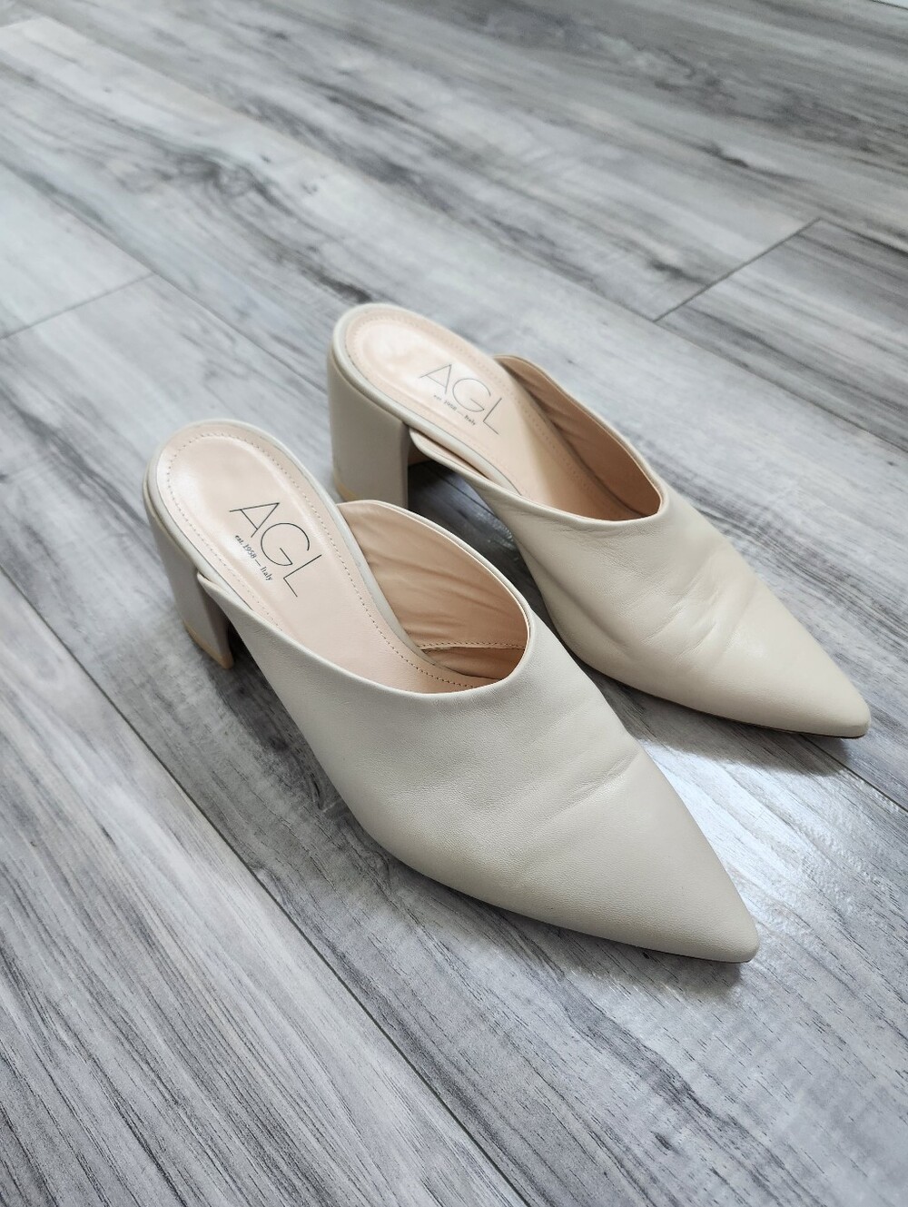 AGL Cream Pointed-Toe Leather Mules Size 41